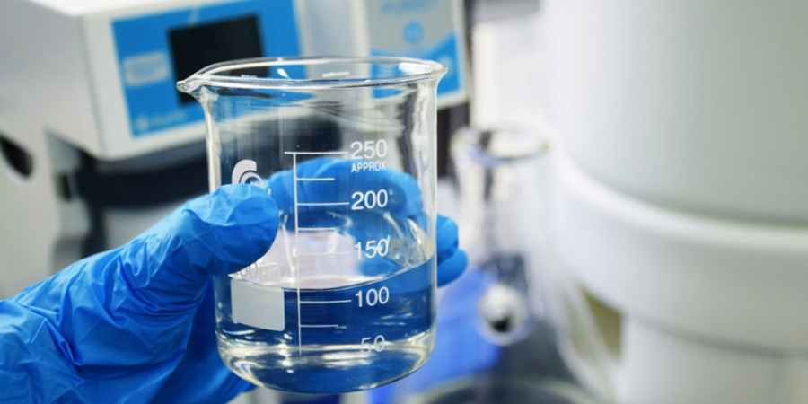 Determinación analítica de niveles traza y farmacovigilancia de insumos